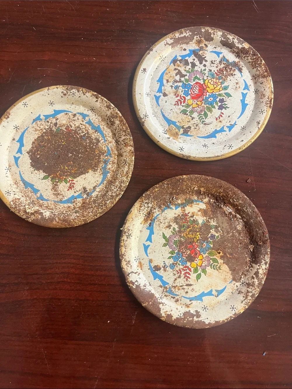 Vintage lot of Ohio Art Irwin Tin Litho Tea cups, saucers, and plates 13 pieces